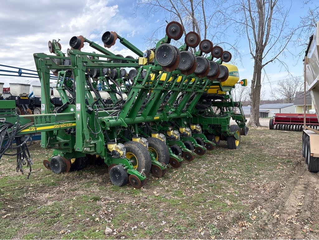 2012 John Deere 1790 Planter