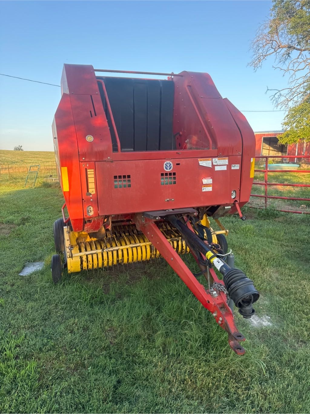 0000 New Holland BR750 Baler