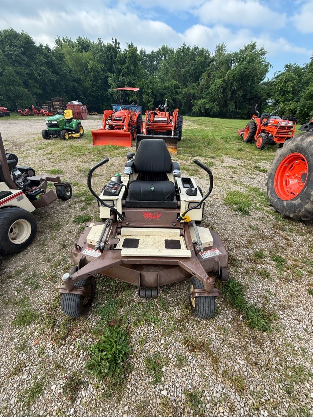 2001 Grasshopper 321D Lawn Mower