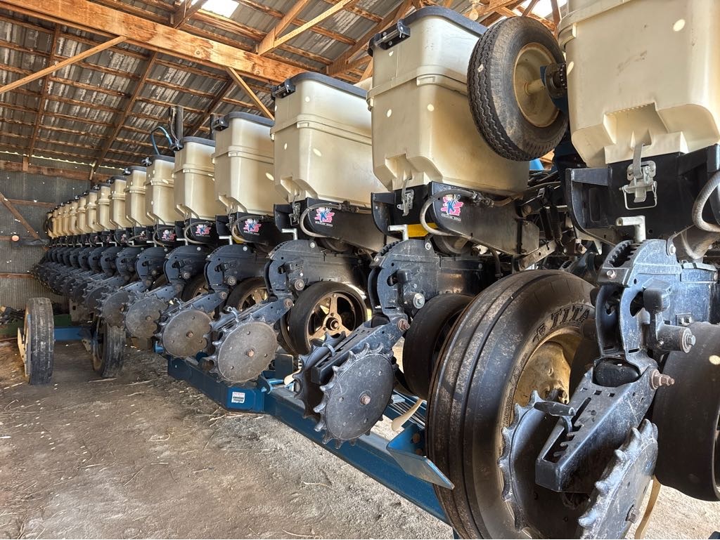 2004 Kinze 3650 Planter