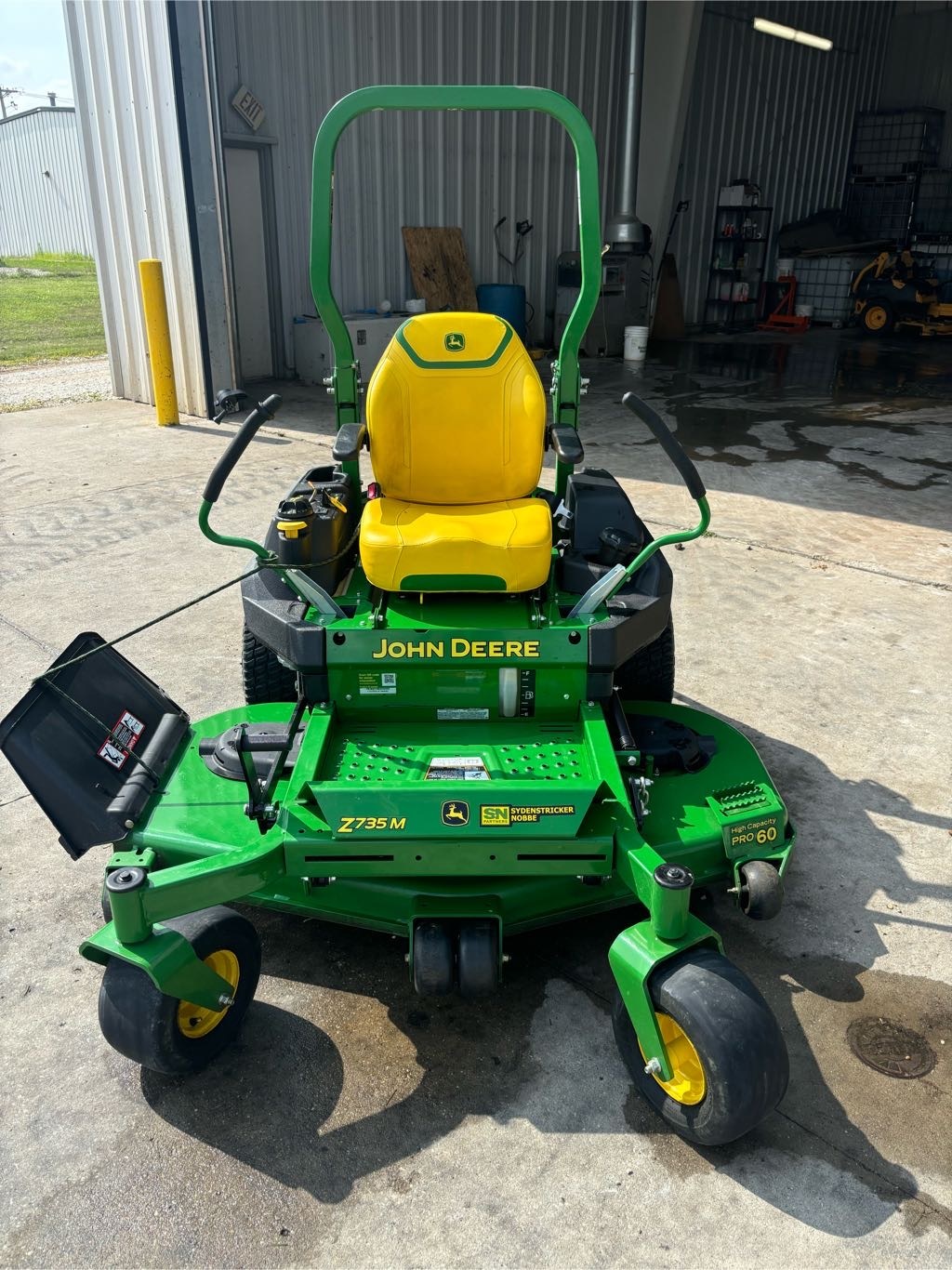 0000 John Deere Z735M Lawn Mower