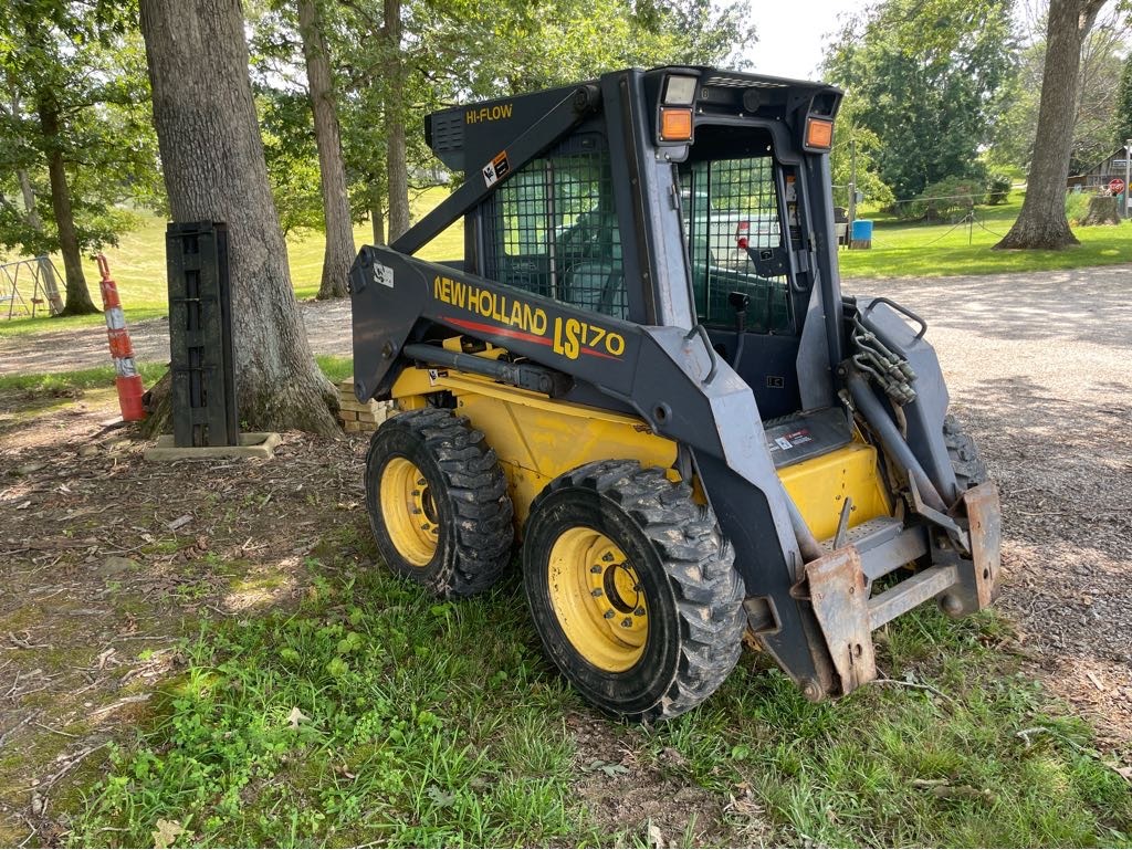 2000 New Holland LS170 Skid Steer