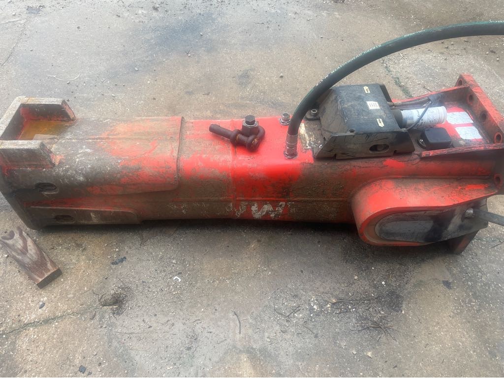 2023 RAM 2166E Rock/concrete breaker