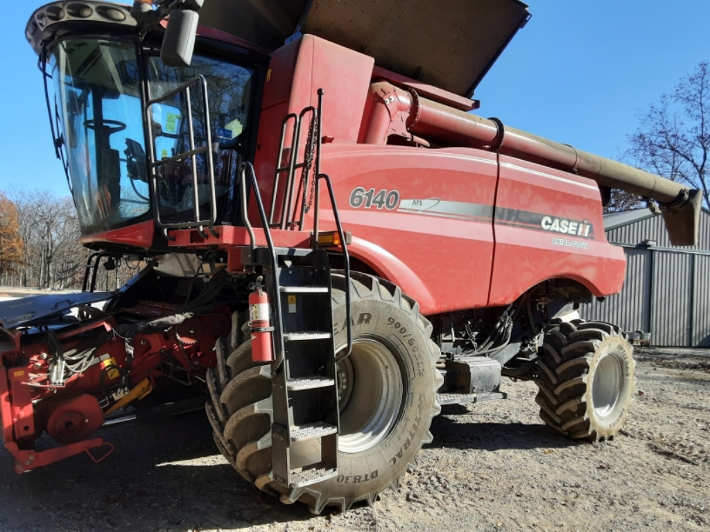 2015 Case IH 6140 Combine
