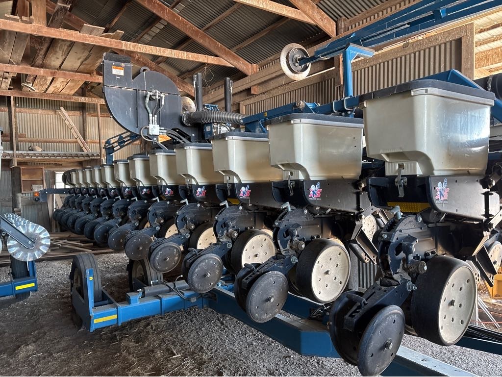 2010 Kinze 3600 Planter