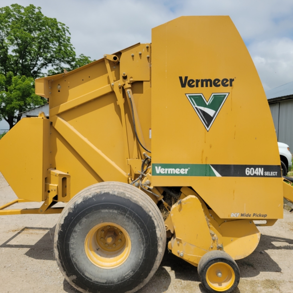 2015 Vermeer 604N Baler