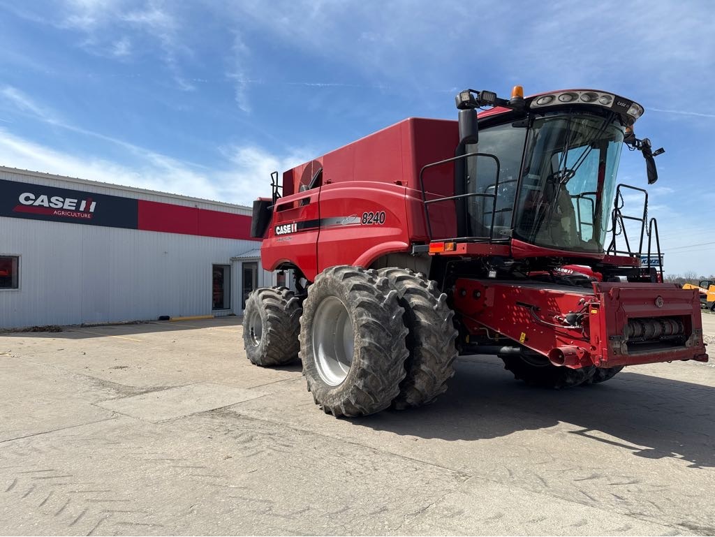 2015 Case IH 8240 Combine