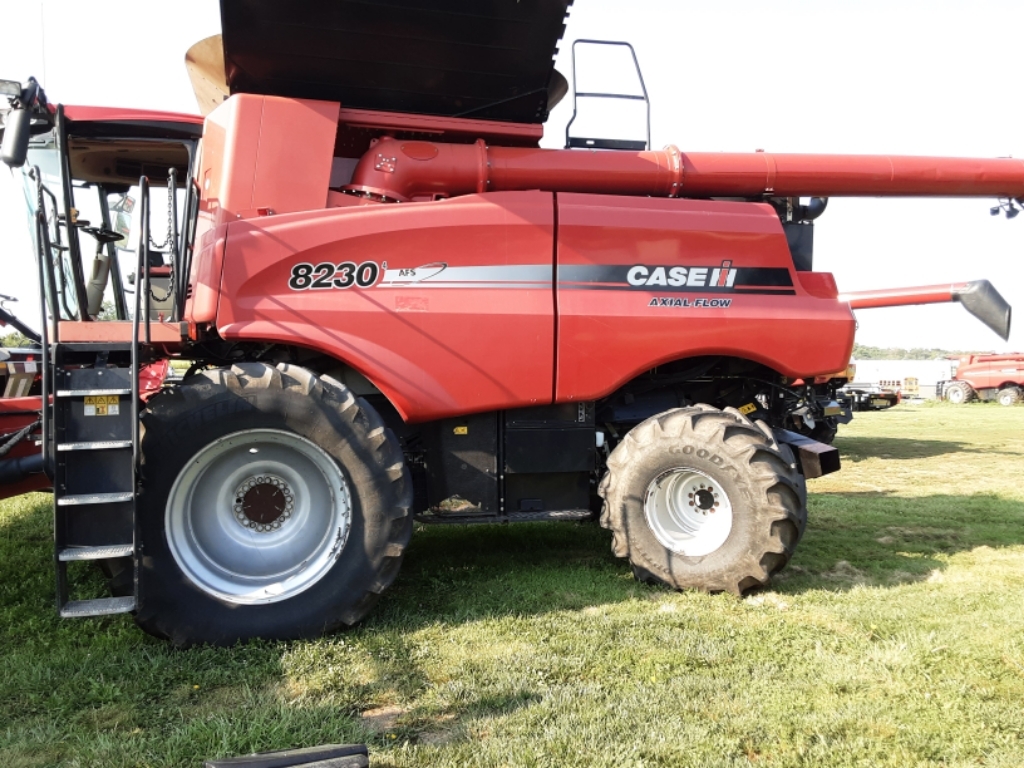 2013 Case IH 8230 Combine