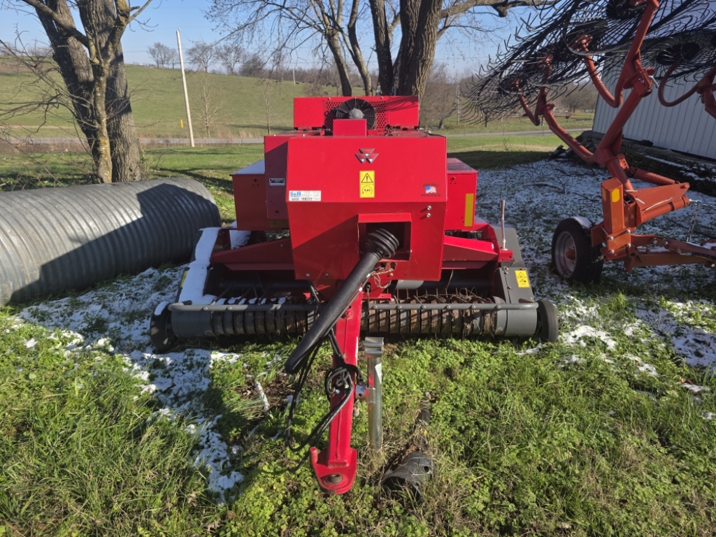 0000 Hesston 1838 Baler