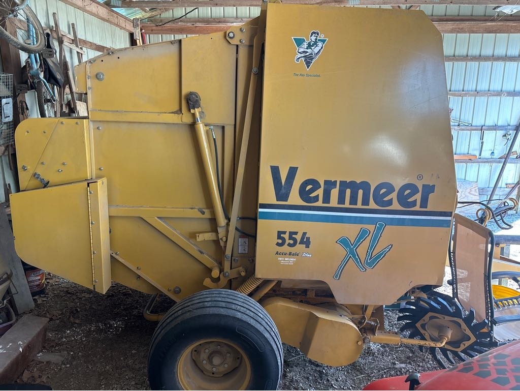 2001 Vermeer 554XL Baler