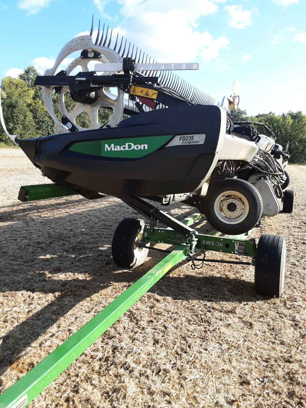 2022 Macdon FD235 Header Draper