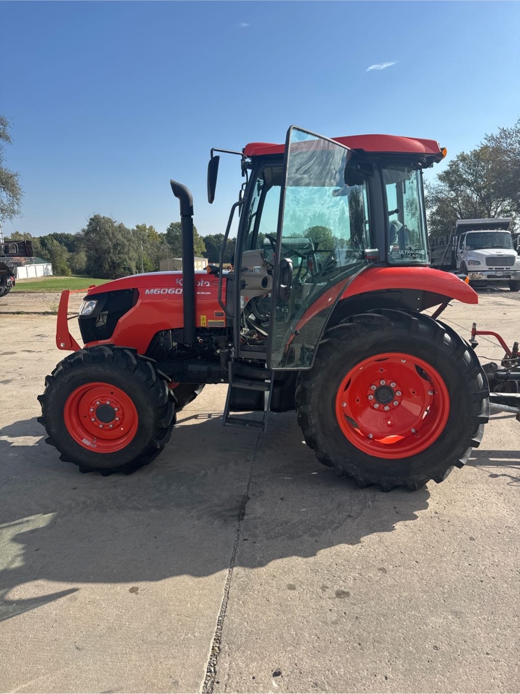0000 Kubota M6060 Tractor Utility