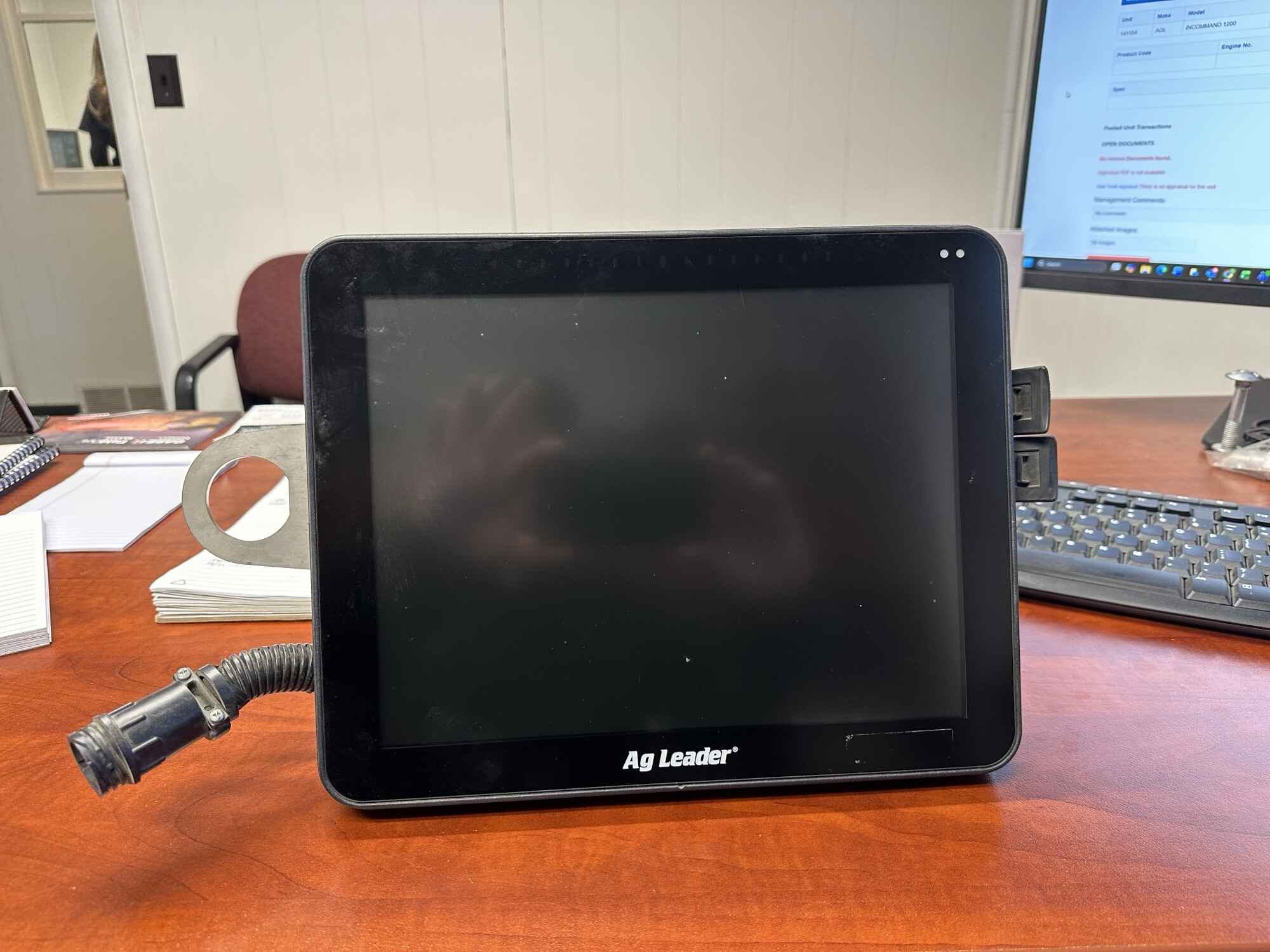 2025 AGL INCOMMAND 1200 DISPLAY