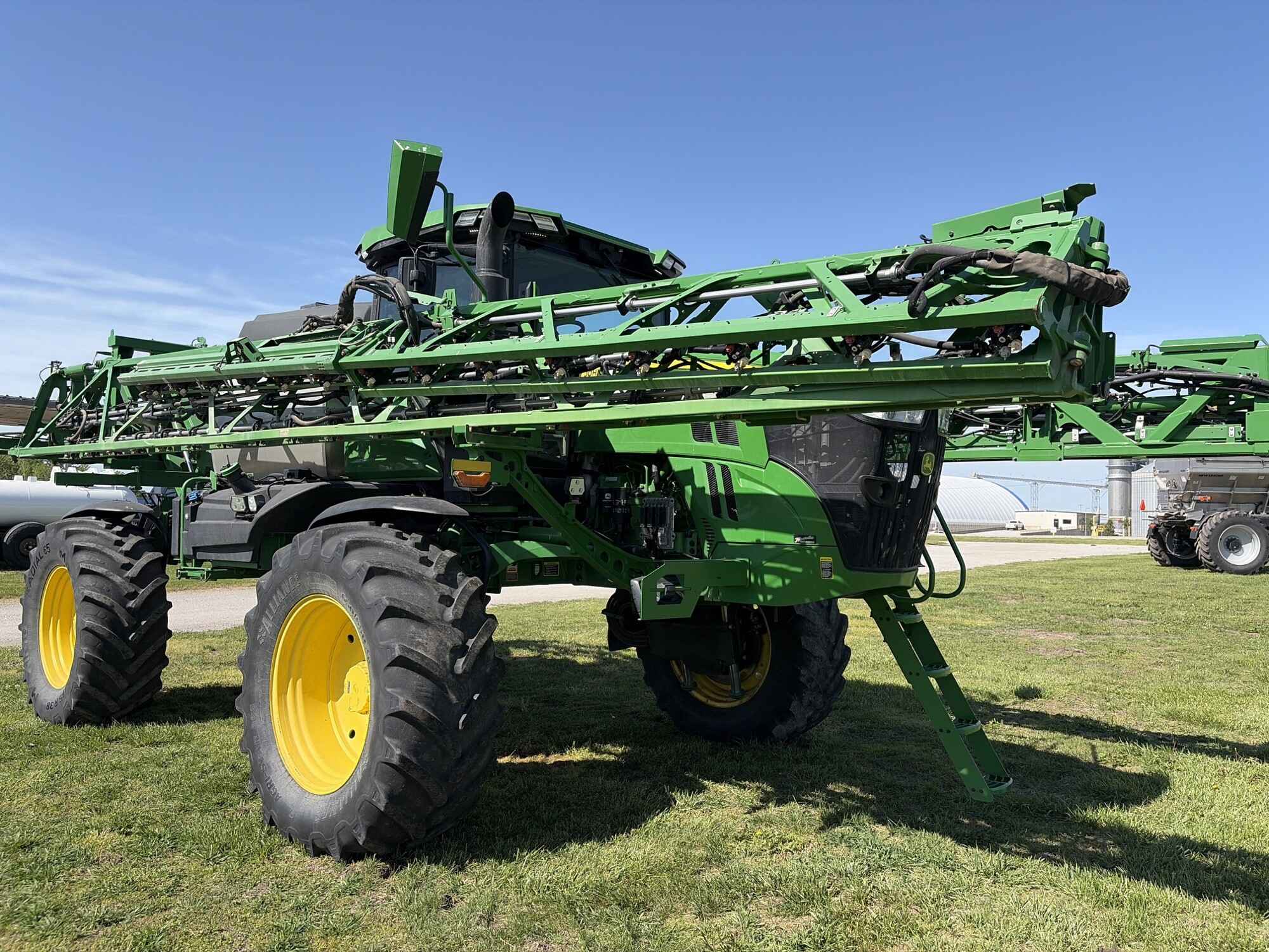 2023 John Deere 412R Sprayer