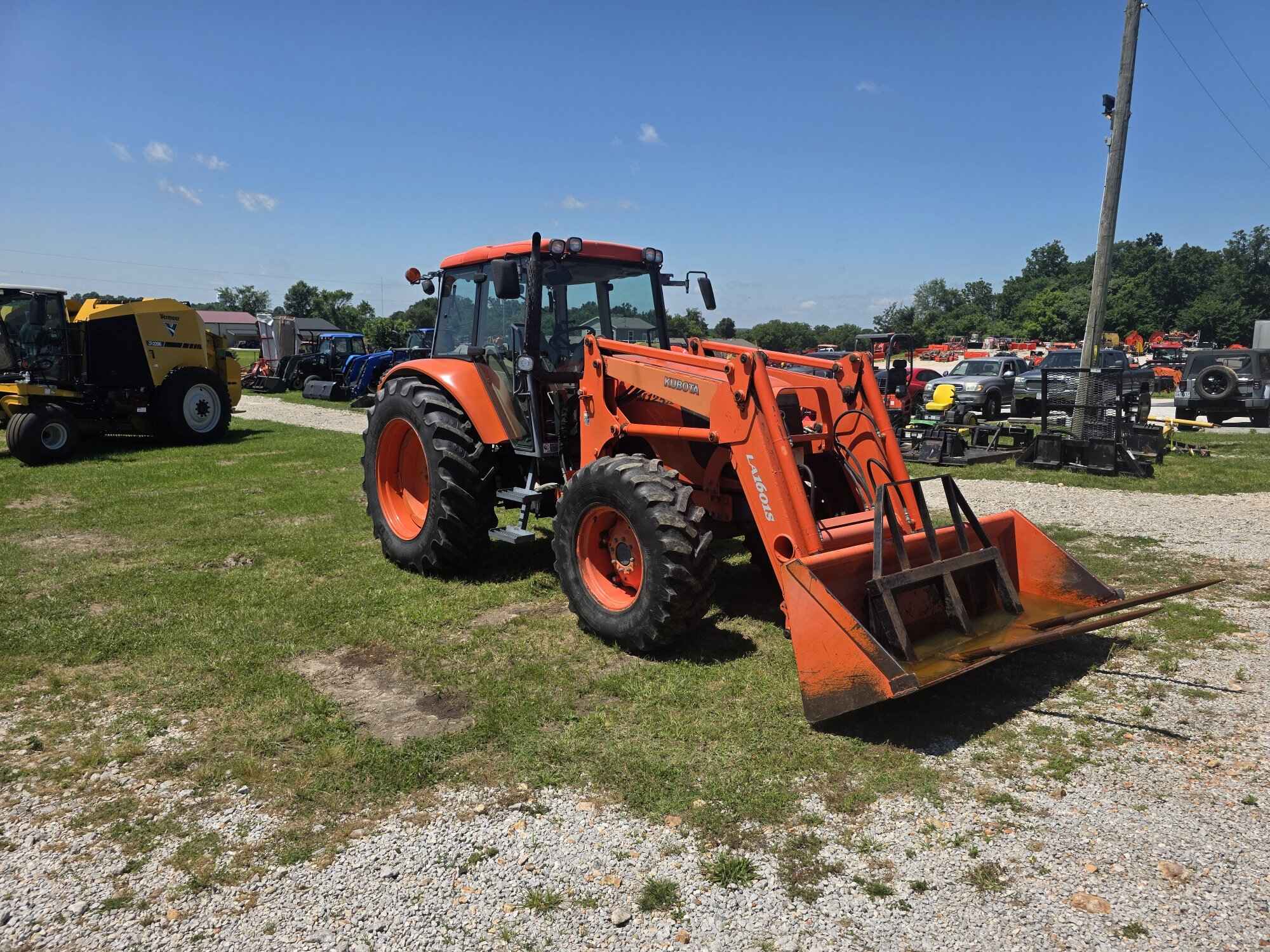 2007 KUBOTA M125X Tractor Row Crop
