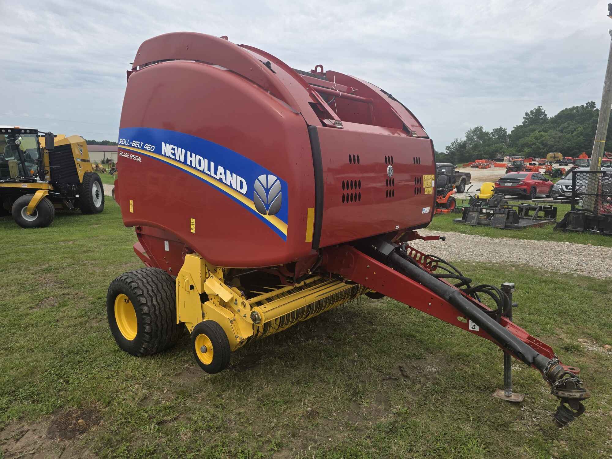 2017 New Holland Rollbelt 460 Baler