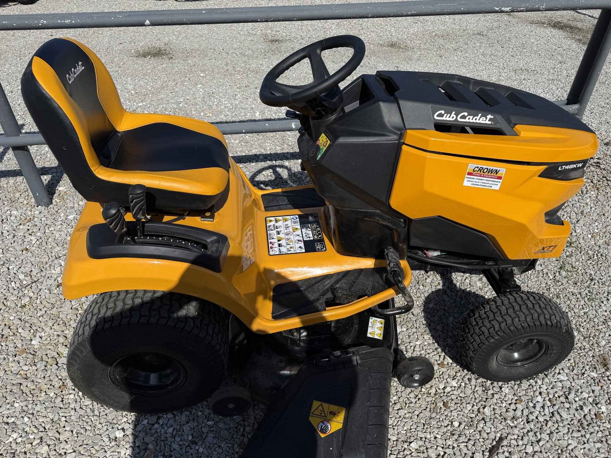 2025 CUB LT46 Lawn Mower