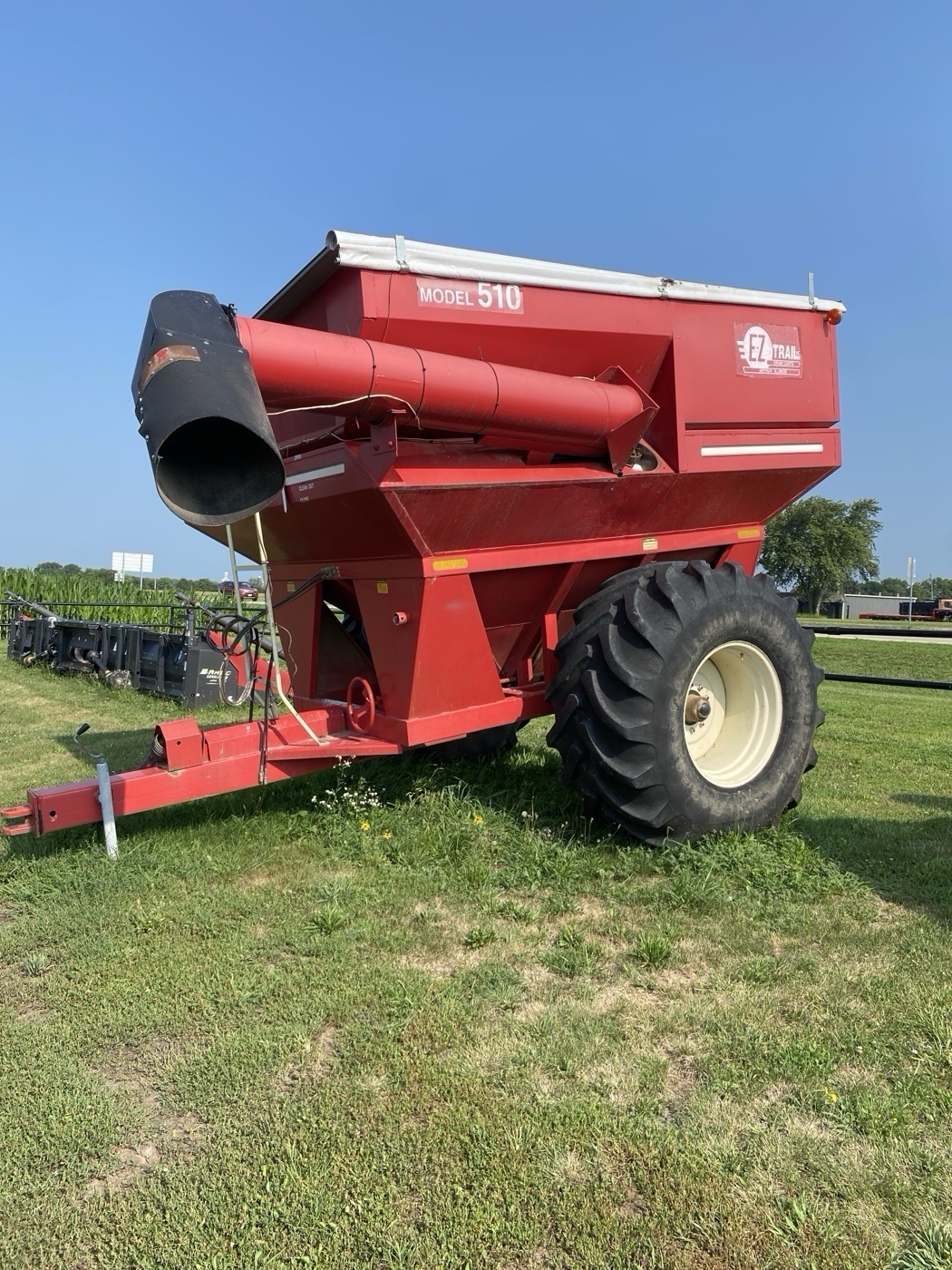 0000 EZ Trail 510 Grain Cart