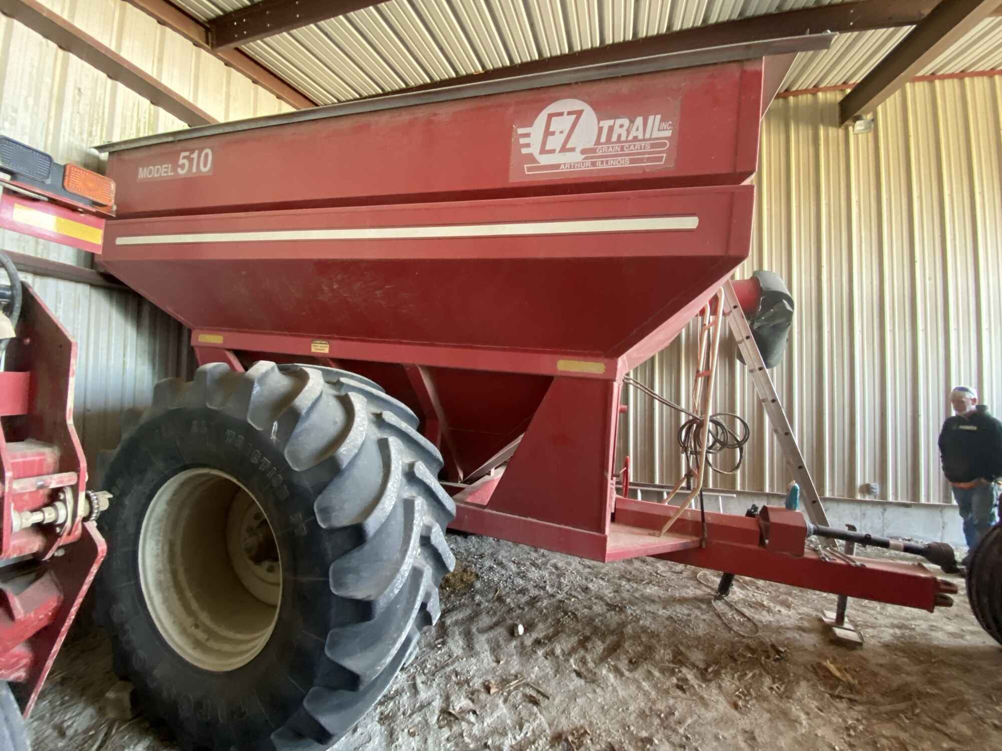 0000 EZ Trail 510 Grain Cart