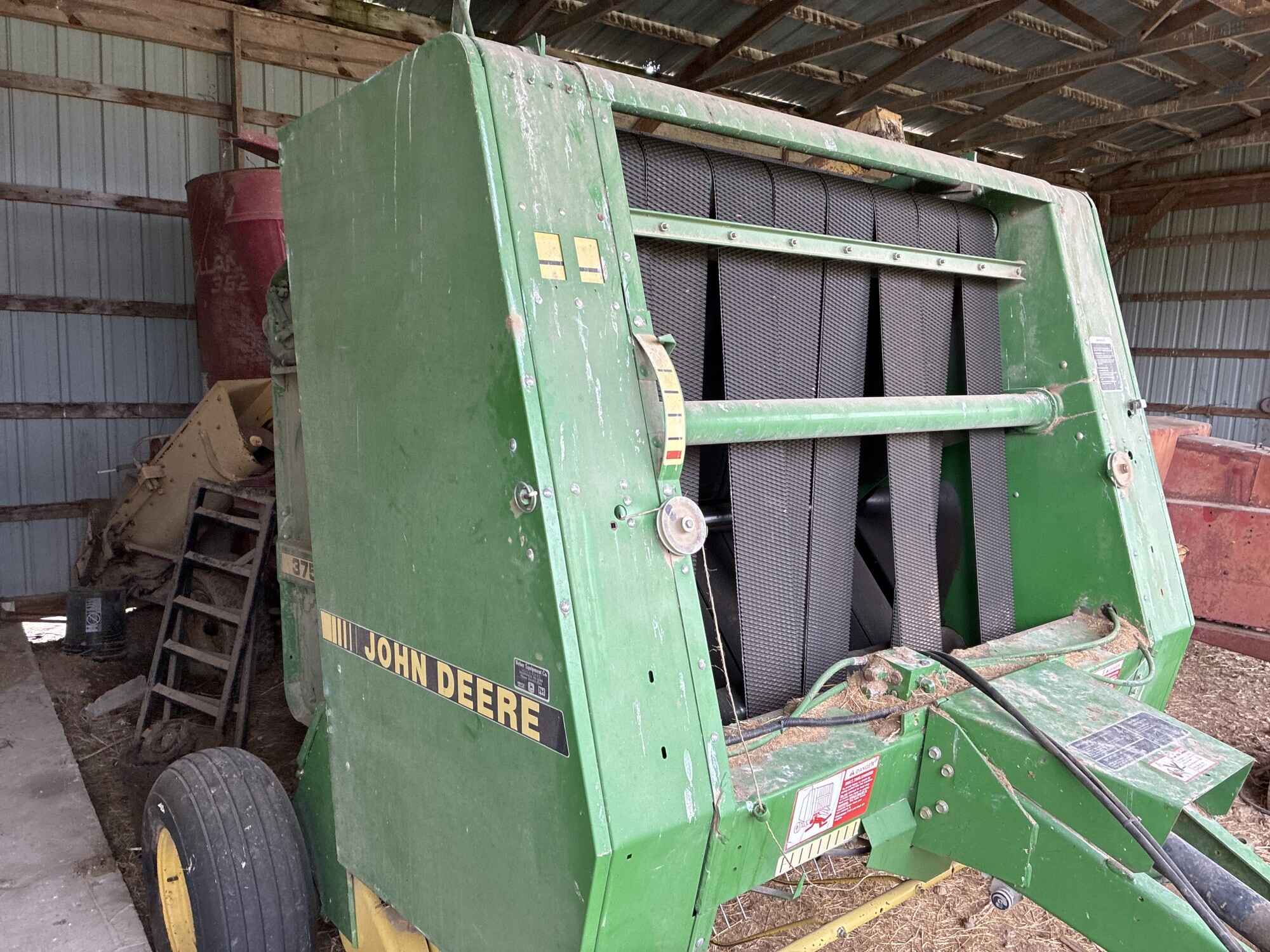 0000 JOHN DEERE 375 Baler