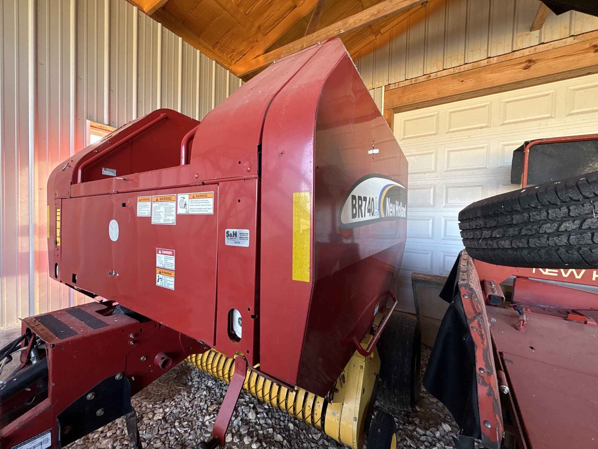 2005 NEW HOLLAND BR740A Baler