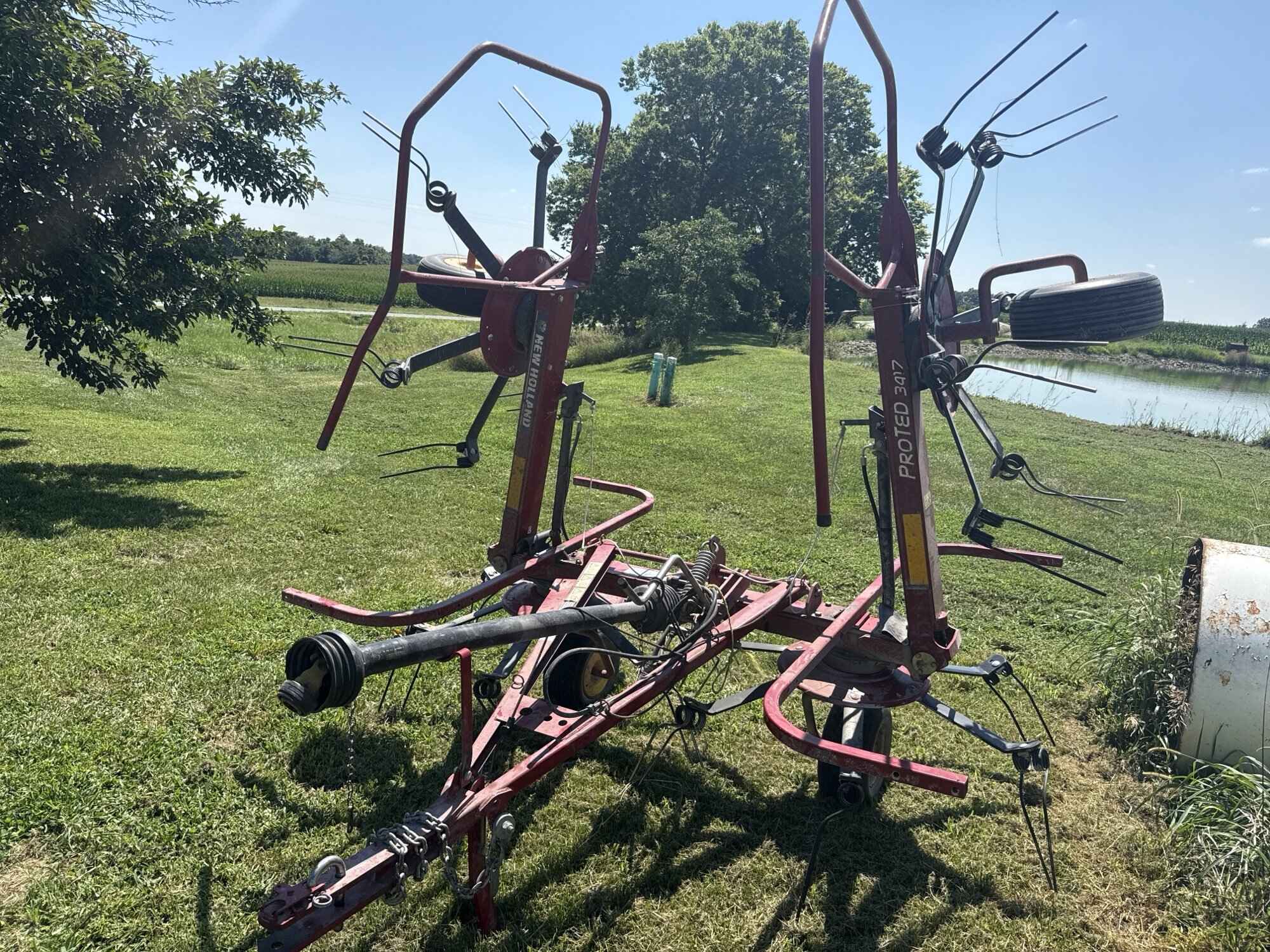 2013 New Holland 3417 Hay and Forage Equipment – Hay Rakes
