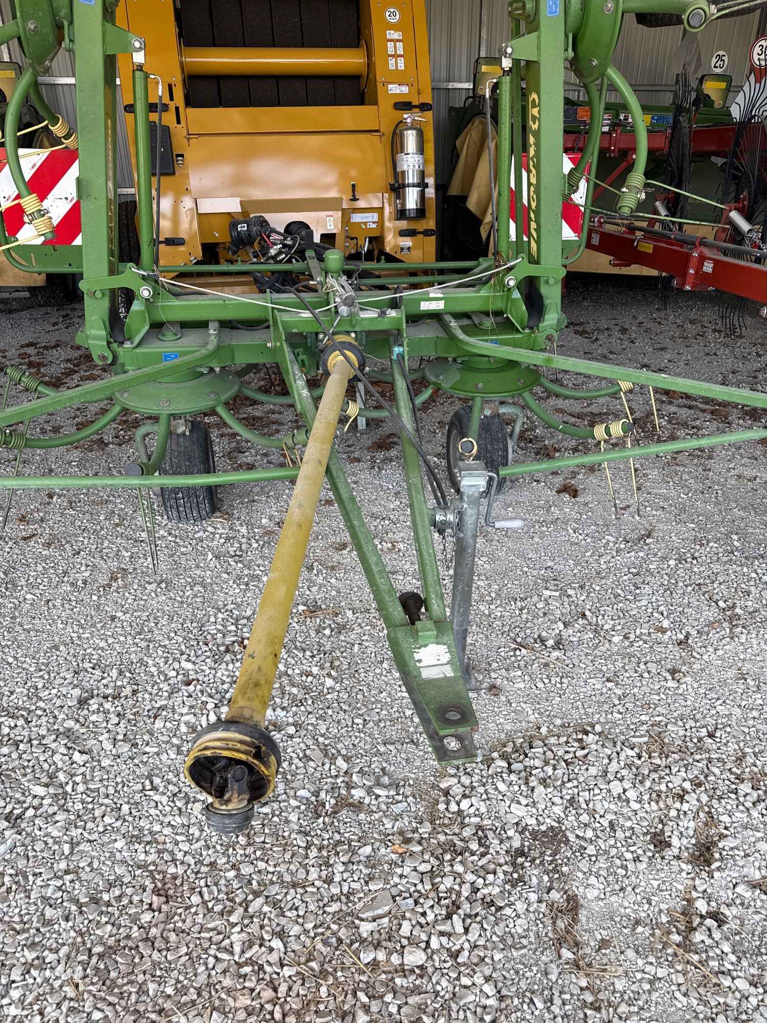 2015 Krone 5.52 Hay and Forage Equipment – Hay Rakes