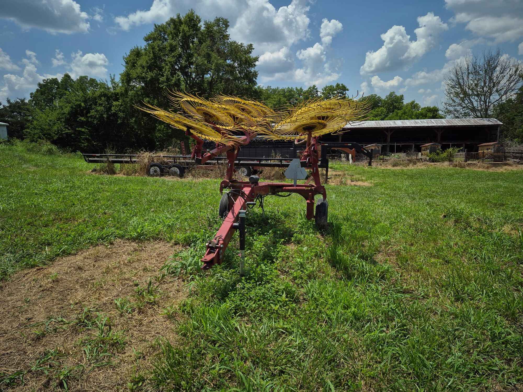 2009 New Holland H5920 Hay and Forage Equipment – Hay Rakes