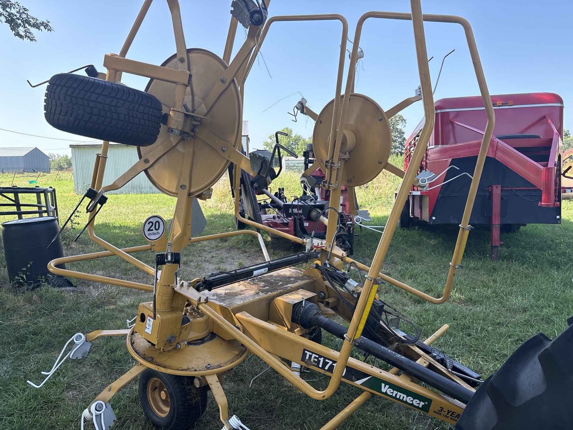 2022 Vermeer TE1710 Hay and Forage Equipment – Hay Rakes