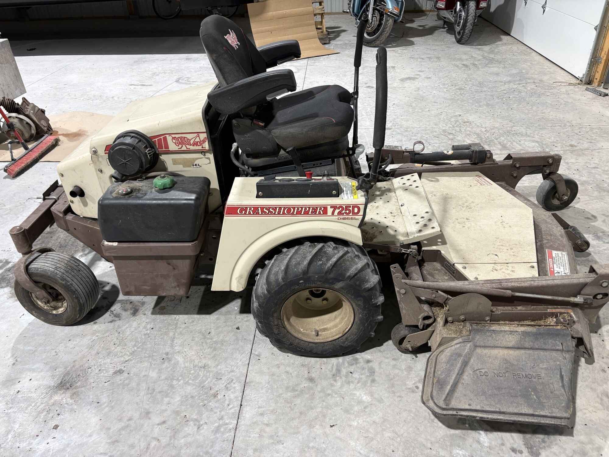 2017 GRASSHOPPER 620 Lawn Mower
