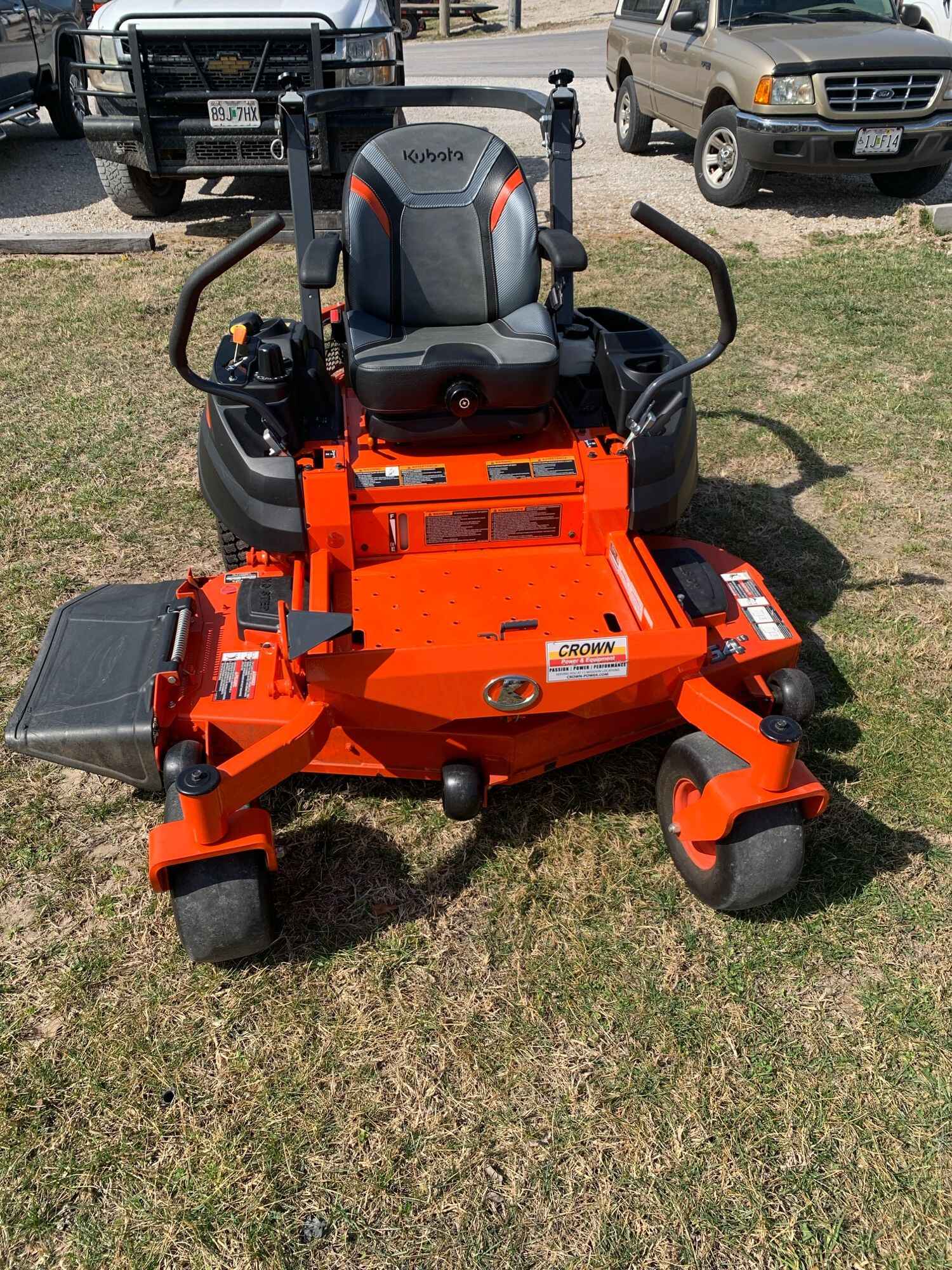 2023 KUBOTA Z422 Lawn Mower