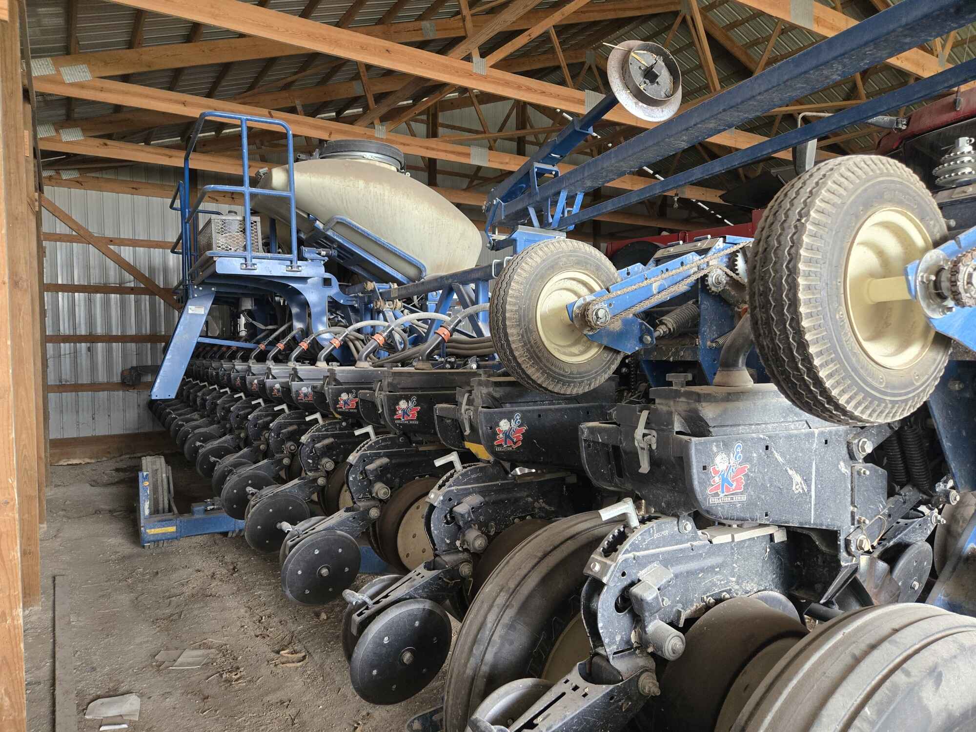 2012 Kinze 3600 ASD Planter