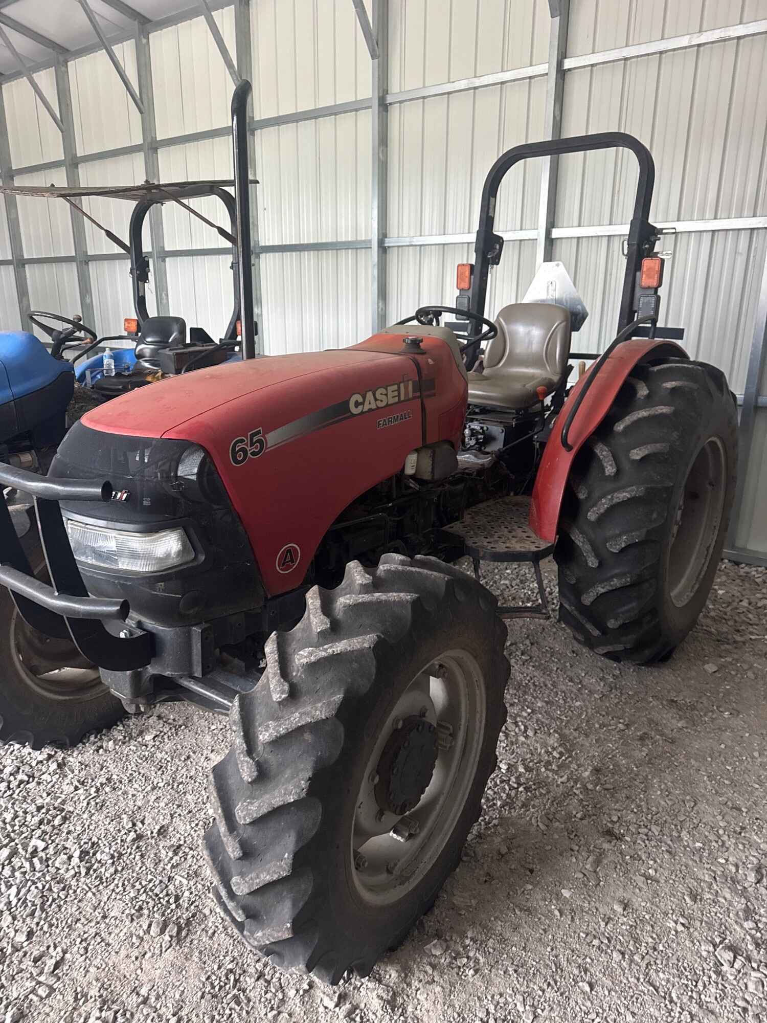 0000 CASE IH FARMALL 65A Tractor Utility