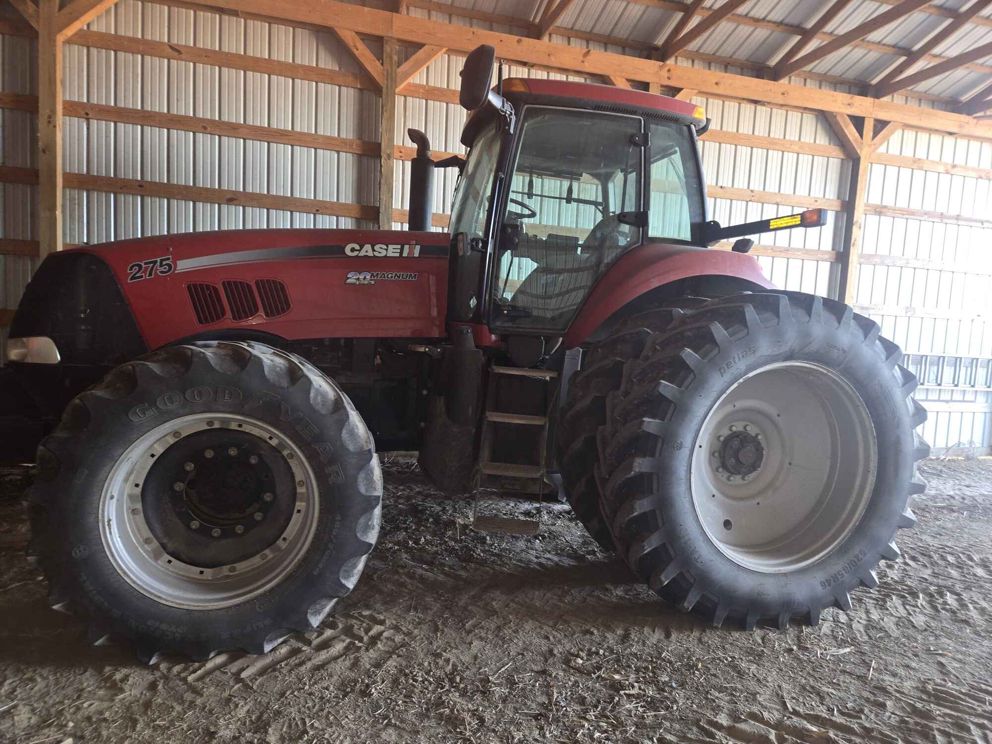 2008 CASE IH MAGNUM 275 Tractor Row Crop