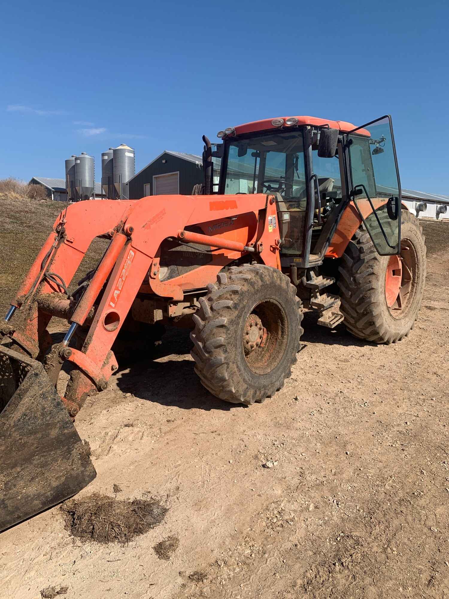 2012 KUBOTA M126X Tractor Row Crop