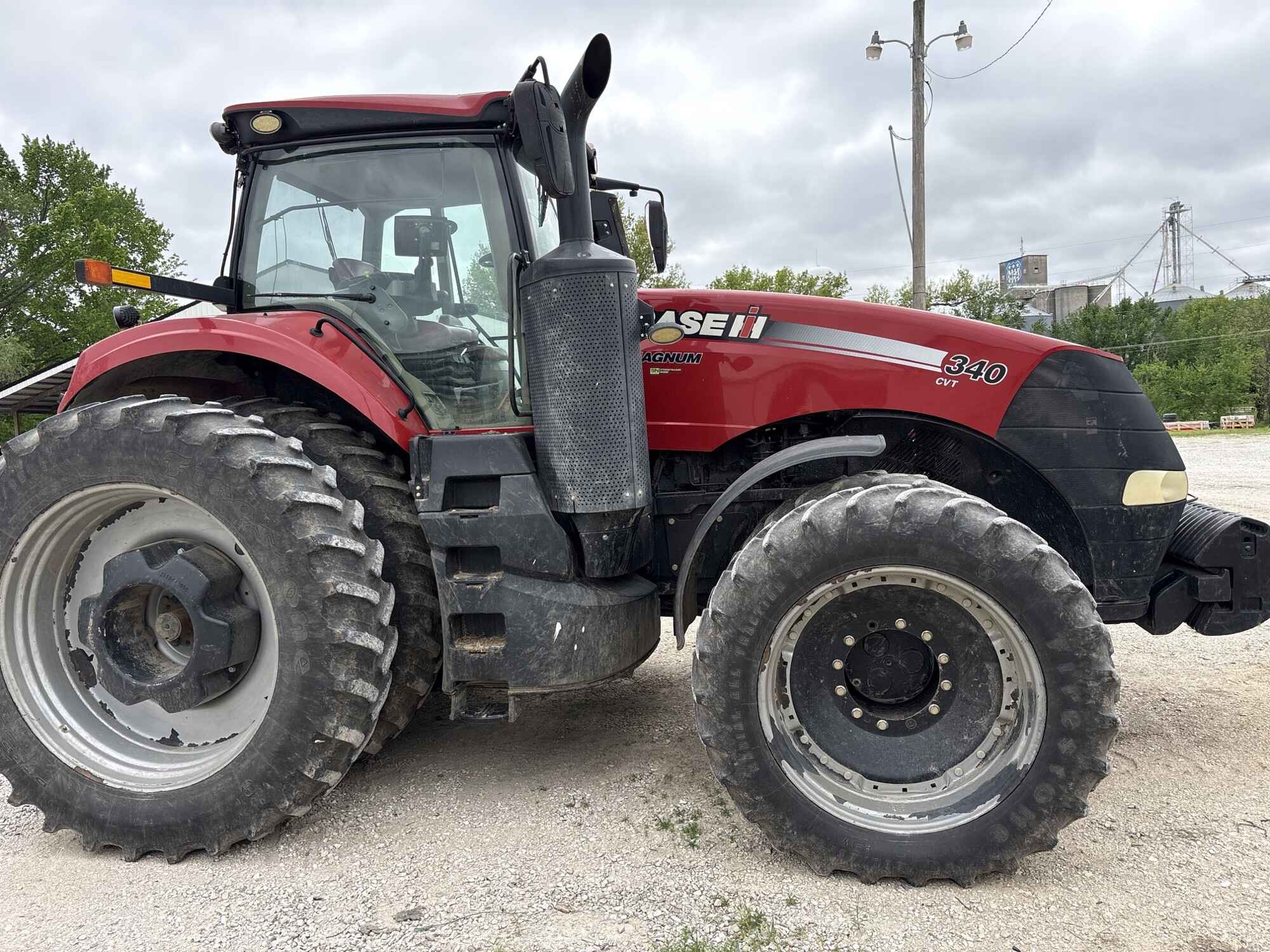 2015 CASE IH MAGNUM 340 CVT Tractor Row Crop